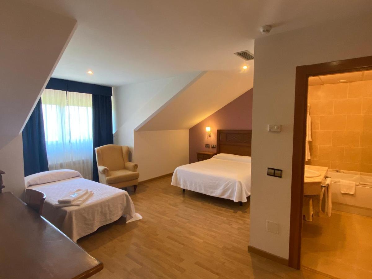Hotel Cristina Нореньа Экстерьер фото