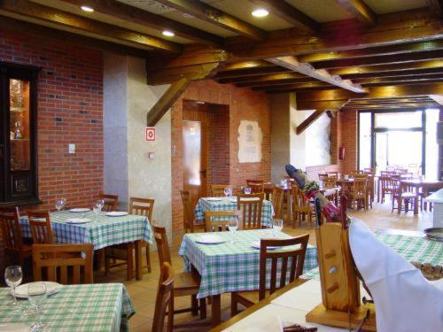 Hotel Cristina Нореньа Экстерьер фото